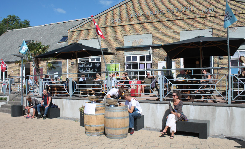 Kreativ dag på Læsø Mejeri: Oplev kunst, historie og fællesskab