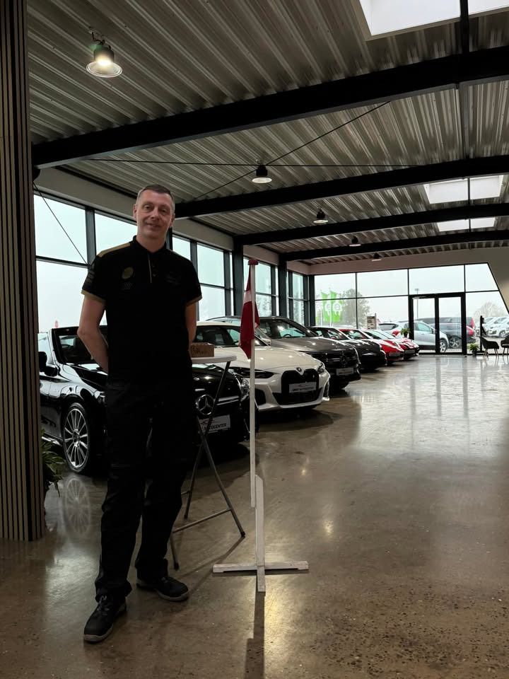 Sørby Autocenter fejrer Lars Thorsøs 25 års jubilæum som værkfører