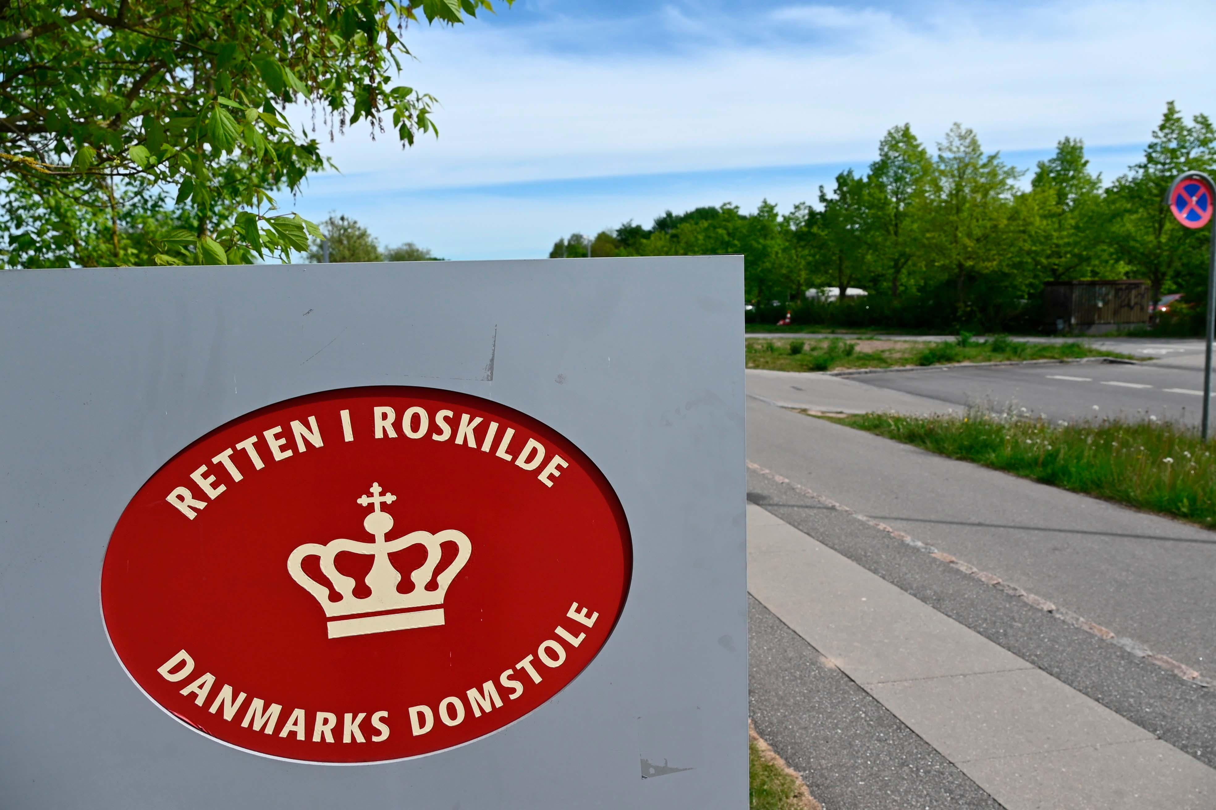 Dømt for ulovligt våbenlager