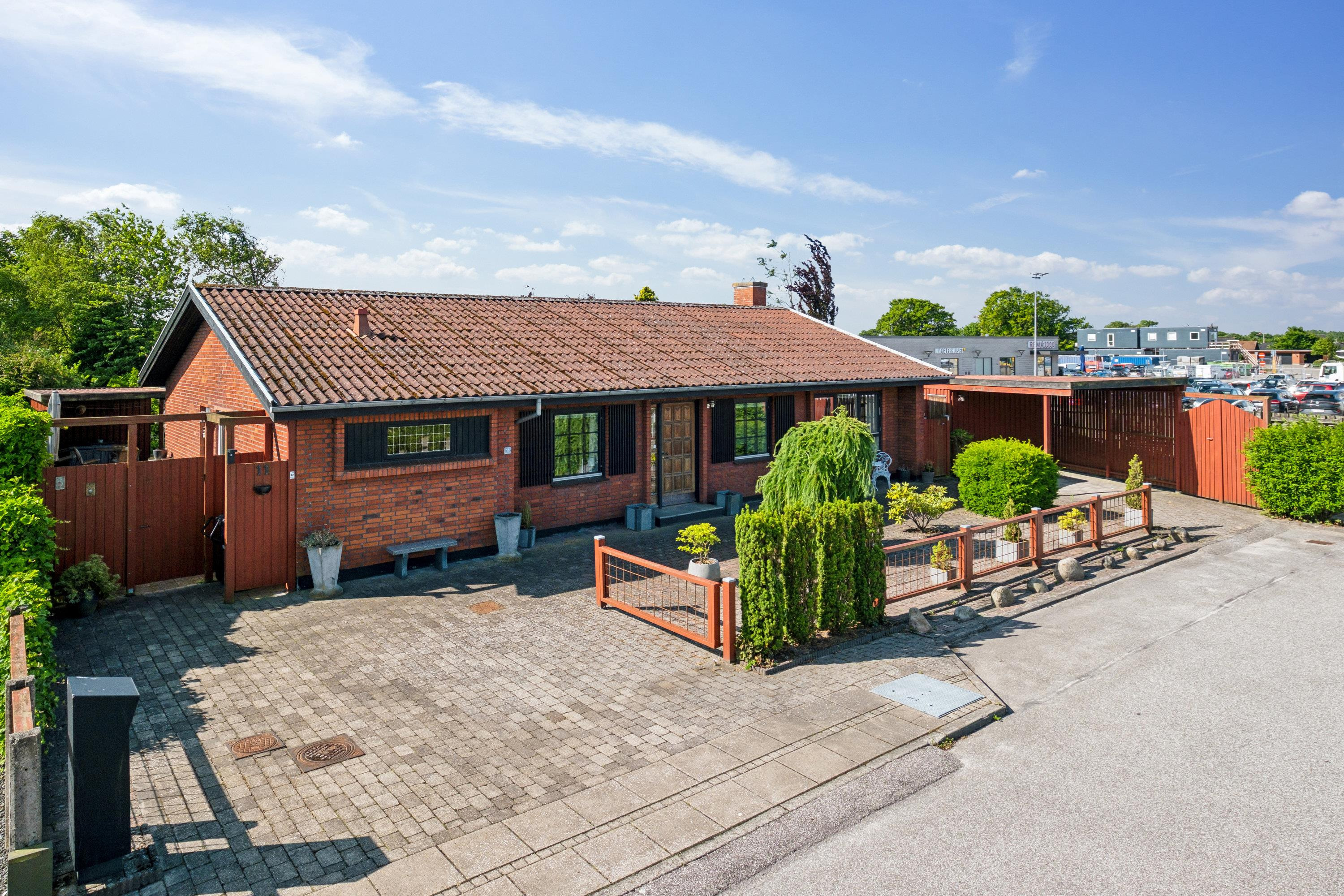 Til salg hos Mæglerhuset - Aabybro: Familievenlig villa i hjertet af Aabybro