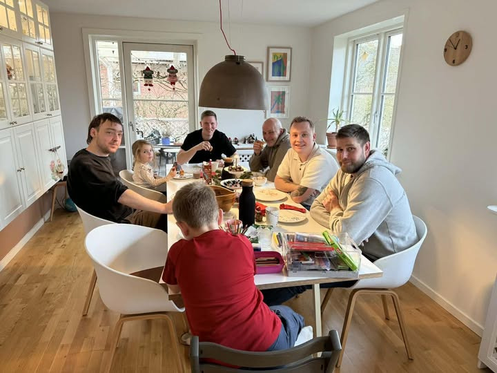 Arevad Tømrerfirma ønsker glædelig jul og et godt nytår til kunder og samarbejdspartnere