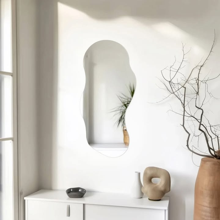 Min Købmand Øster Bjerregrav præsenterer tilbud på stilrent akryl vægspejl