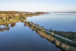 Ren Horsens Fjord-fond modtager stor donation fra lokal bidragsyder