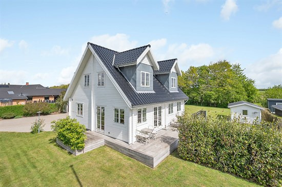 Rødkløvervej 5 og 2 andre boliger er kommet til salg denne uge i Tjele - se boligerne her.