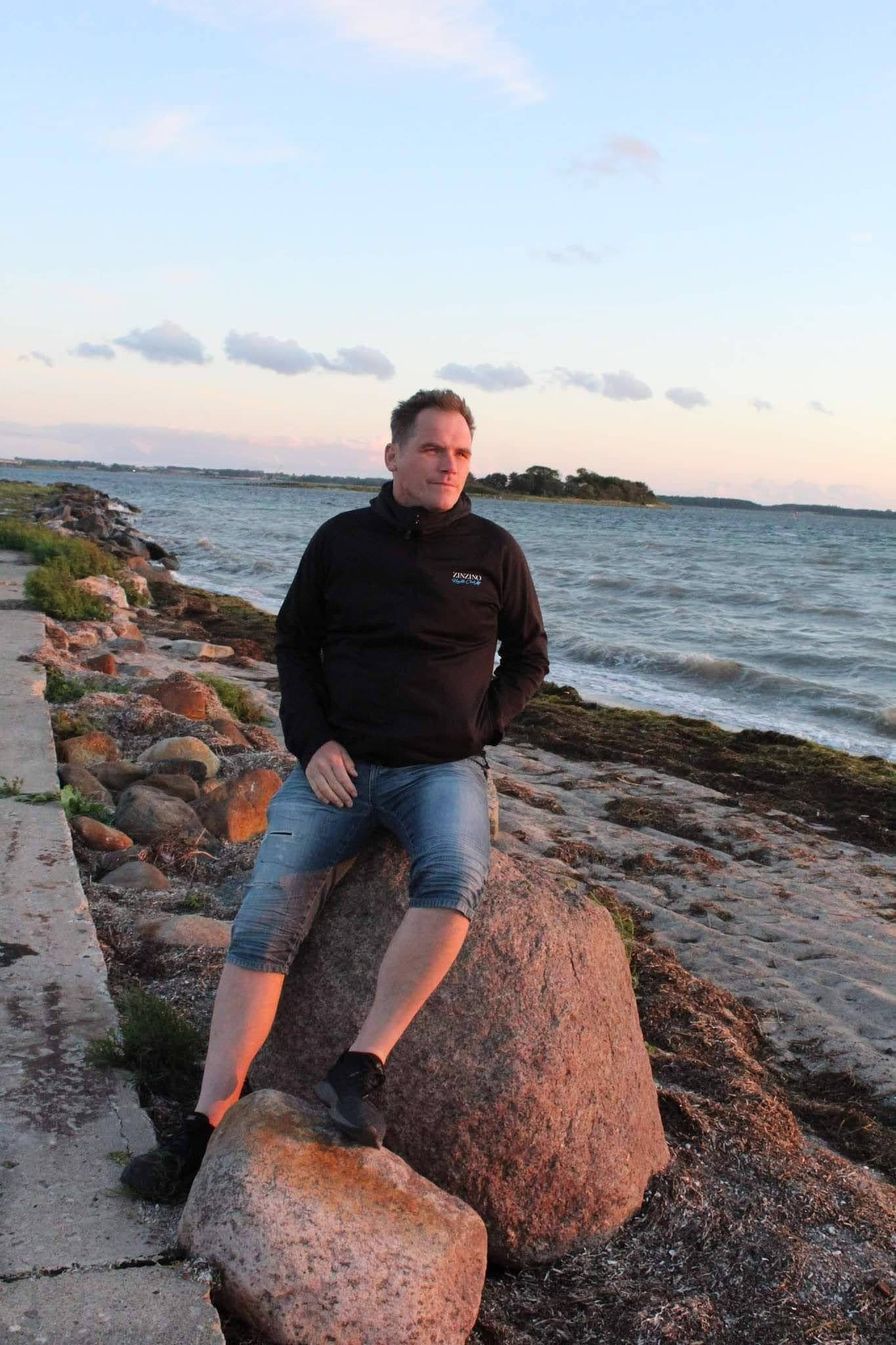 Stille-saunagus i solnedgangen ved Jordnær Festival