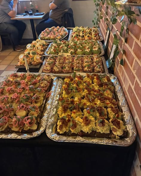 Restaurant Holger inviterer til smørrebrødsaften med nye varianter og ubegrænset mad 