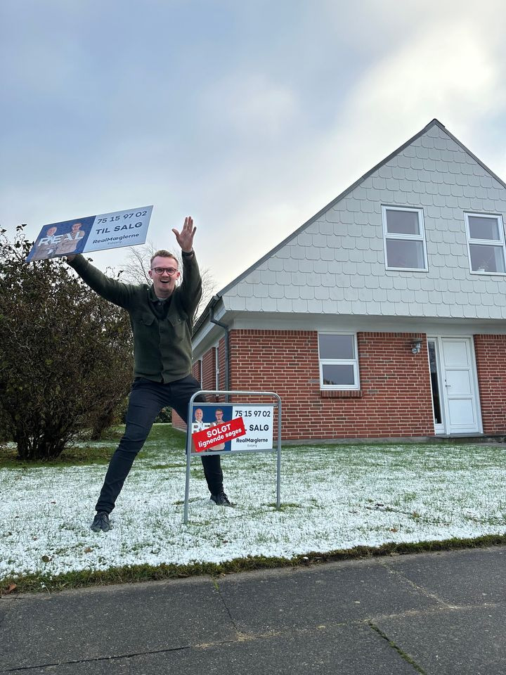 RealMæglerne Esbjerg fejrer hurtigt salg på Roald Amundsens Vej 34