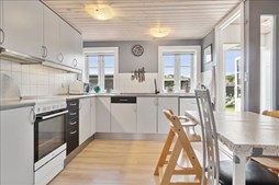 Til salg hos EDC Ejendomsgruppen Struer: Hyggeligt moderniseret byhus med lukket have