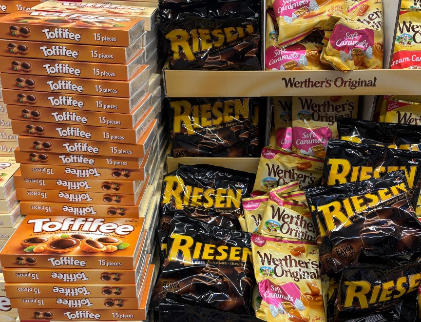 MENY Hobro tilbyder ja tak på Toffifee, Werthers eller Riesen til 3 for 55 kr