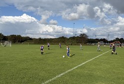 Laura på målorgie: Lemvig GF U12 Piger triumferer mod Linde B