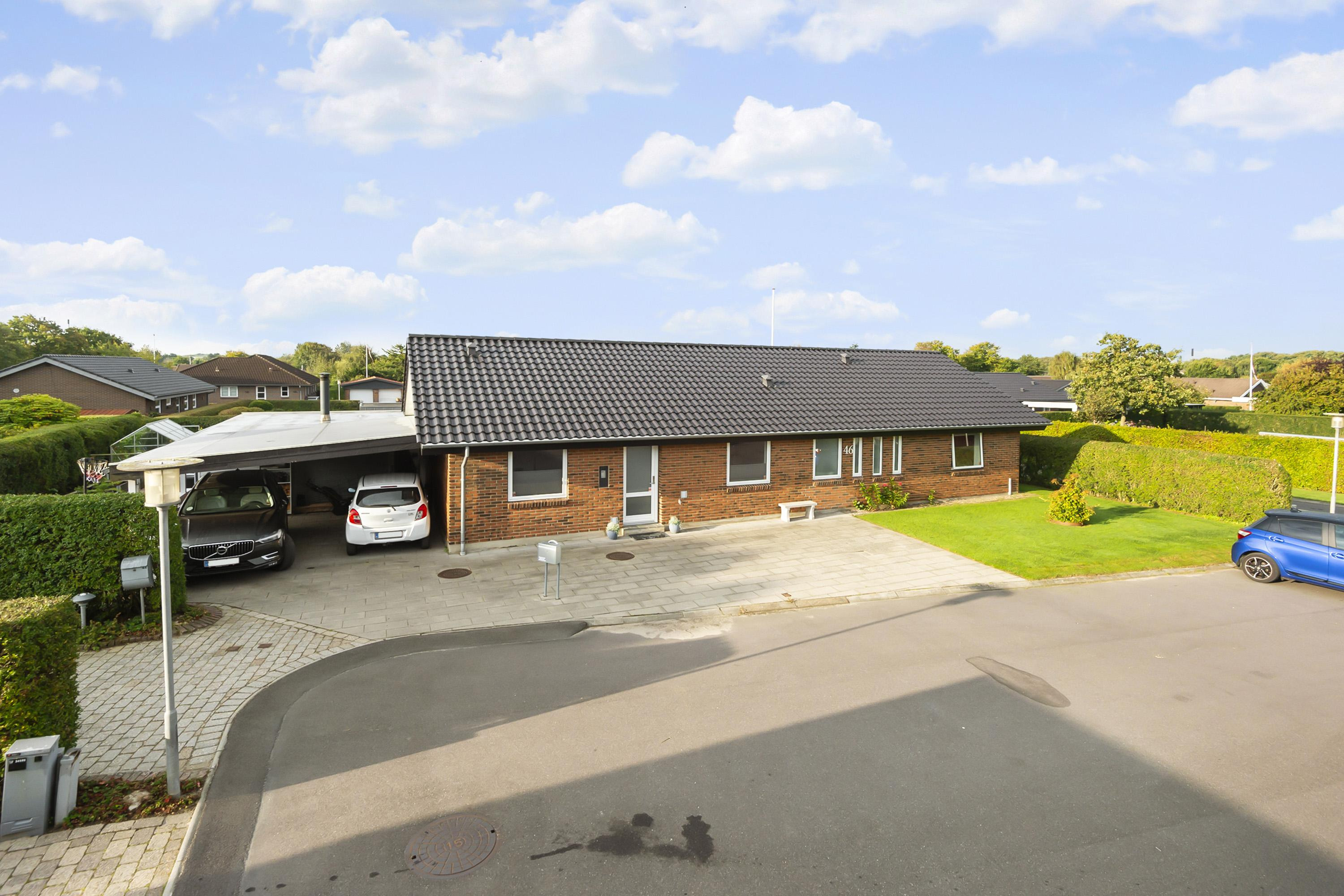 Merkurvænget 46  Lys og rummelig familievilla i Sønderris