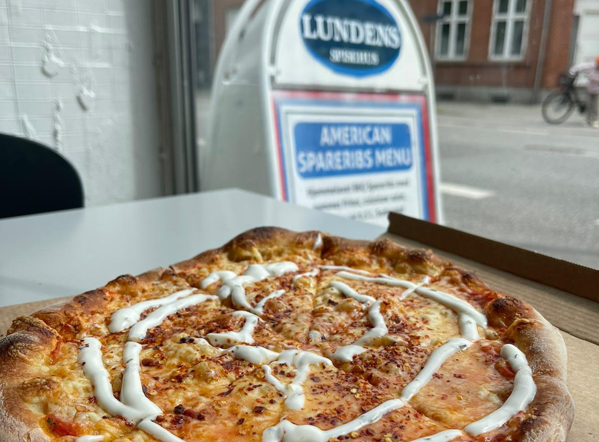 Oplev pizza nr. 1 hos Lundens Spisehus: Margarita
