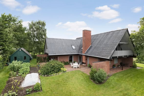 Rummelig villa til salg med privat have i Fjerritslev