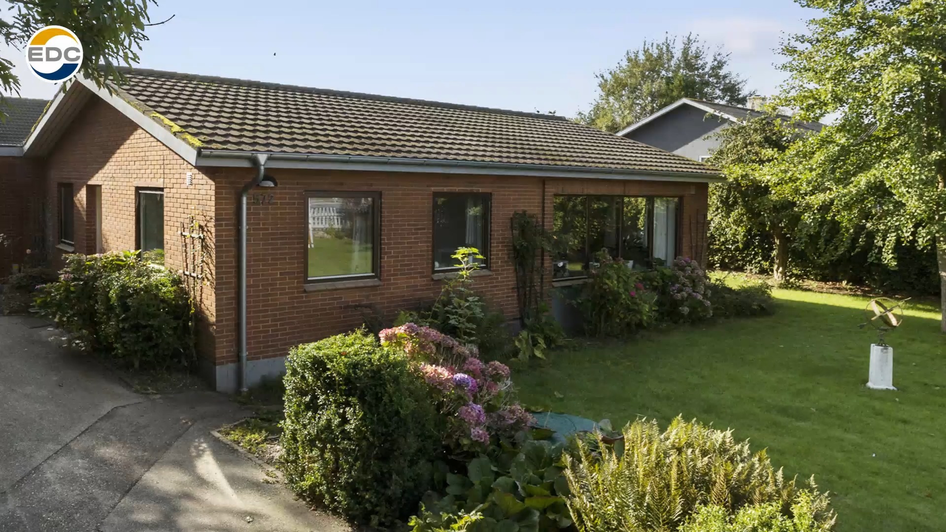 Nymalet villa i Hedensted med mulighed for hurtig overtagelse siger EDC Mæglerne Hedensted