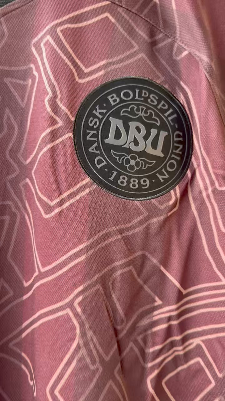 Sportigan Viborg ApS præsenterer den nye landsholdstrøje i begrænset antal