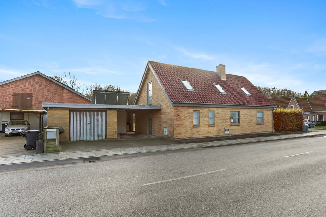 Ny pris på villa fra 2013 med mange muligheder hos Mæglerhuset Brønderslev