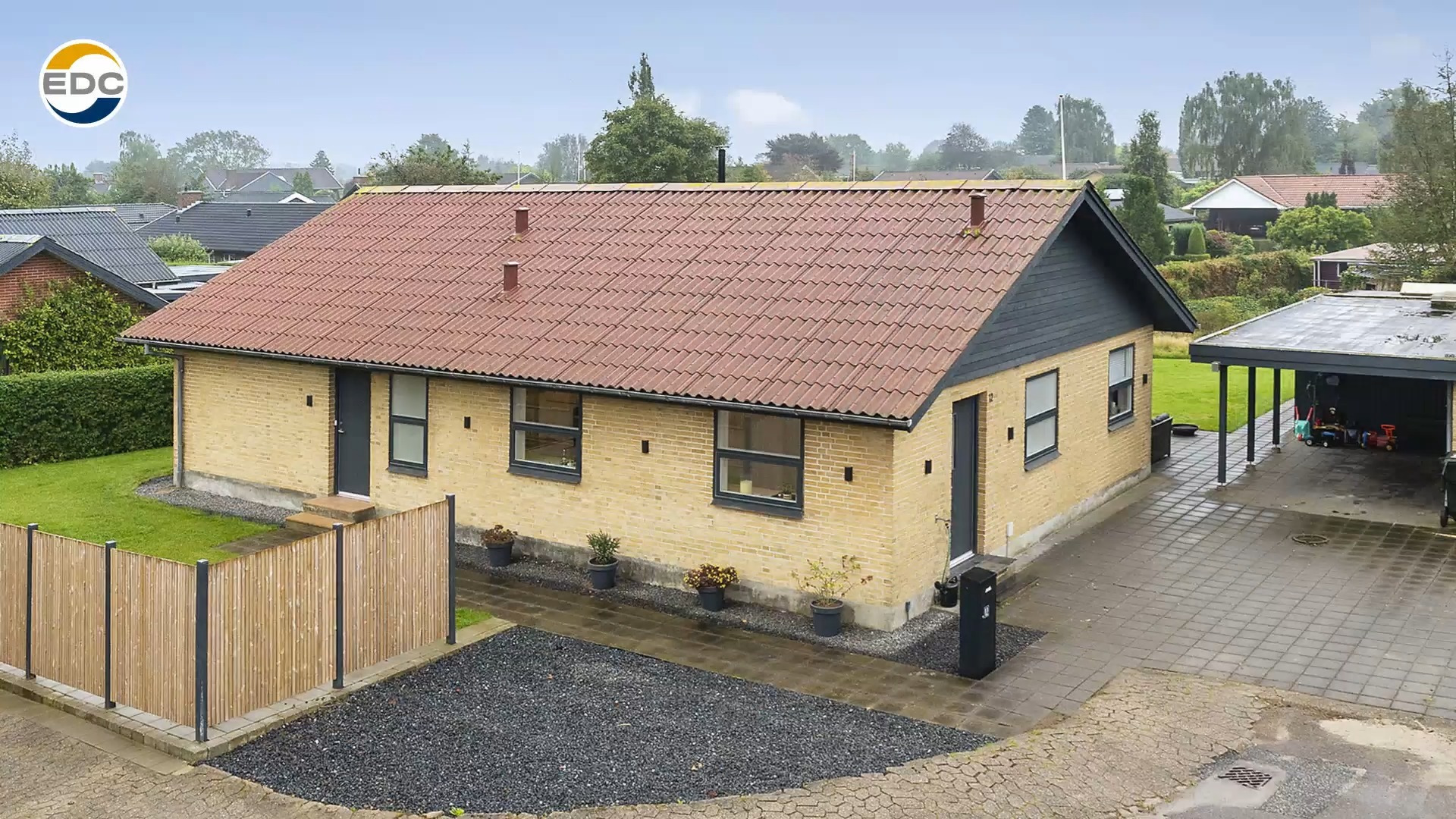 EDC Mæglerne Hedensted præsenterer flot renoveret hus på attraktiv beliggenhed i Lindved