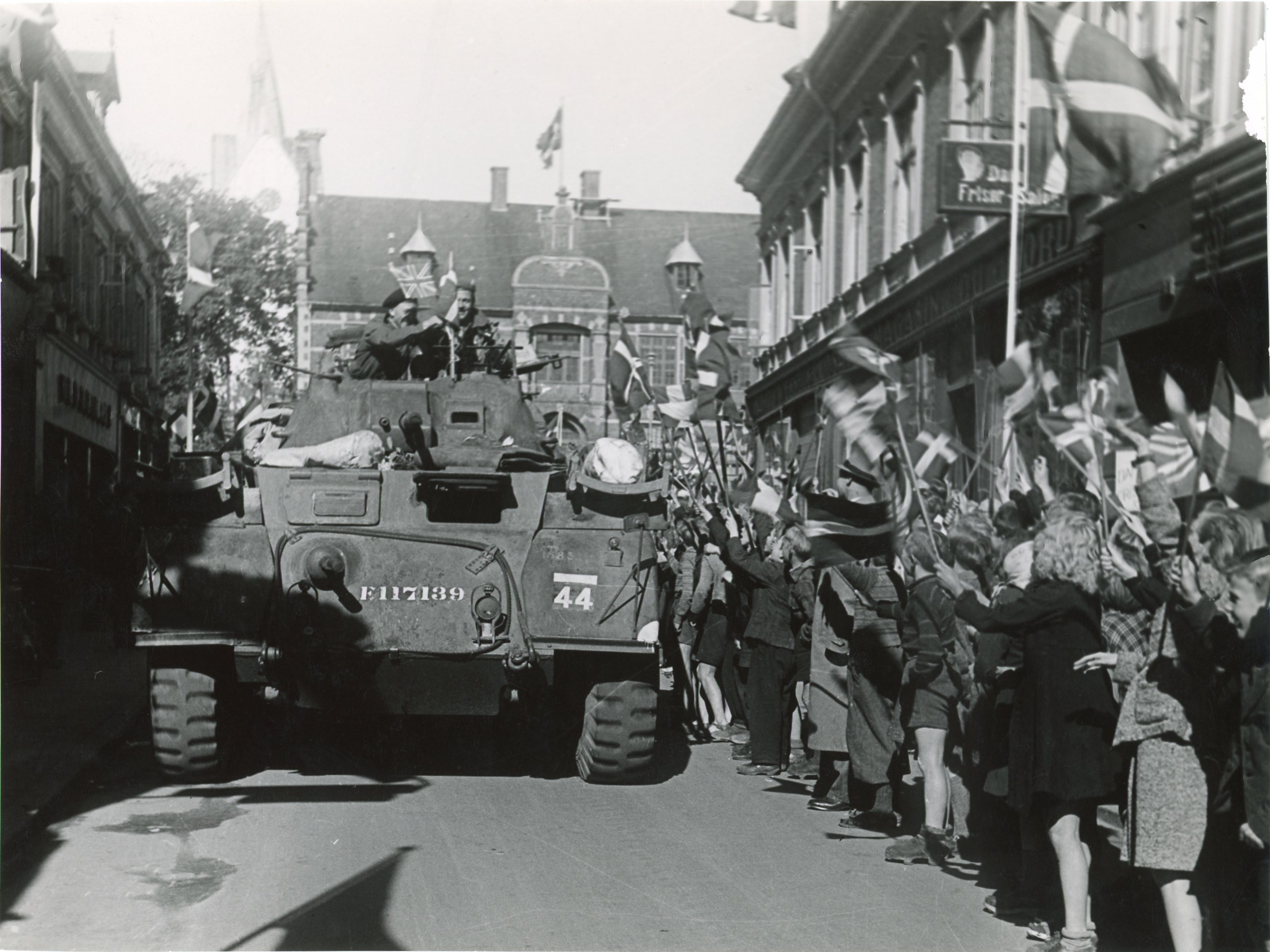 Udforsk Thys historie under besættelsen
