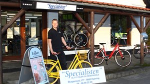 Masser af stærke elcykeltilbud hos Specialisten i Hjørring