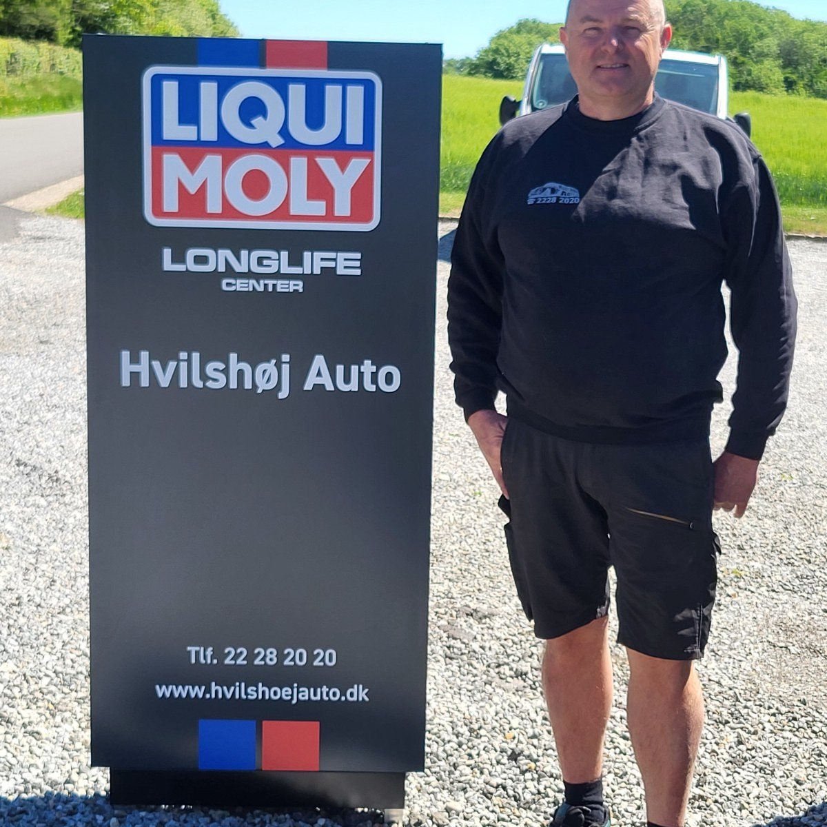 Kenneth fra Hvilshøj Auto reparerer alt fra veteranbiler til elbiler