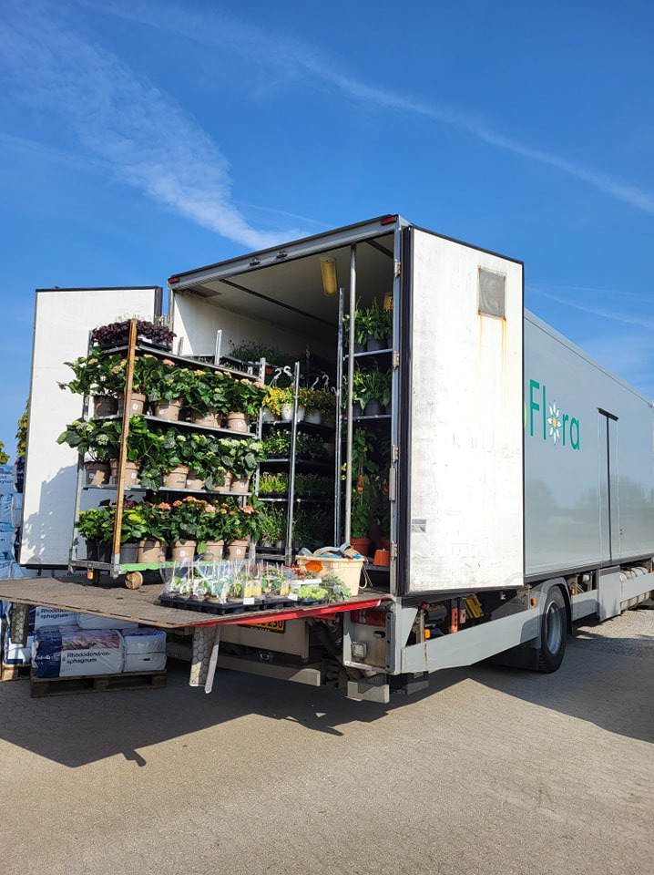 Asmild Plantecenter ApS klar til en frisk dag efter travl opfyldning af nye varer