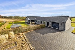 Luksusbolig netop kommet til salg i Allingåbro: Se hvad du skal smide for Allingåbros dyreste adresser her