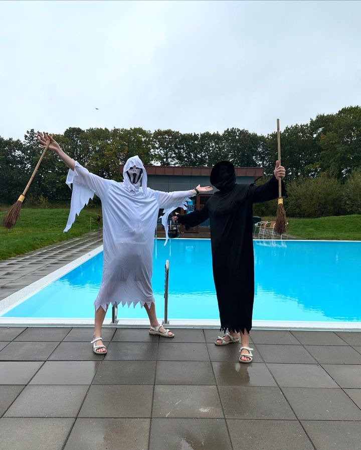 Halloween-spas i Herning Svømmehal: En uhyggeligt sjov eftermiddag i vandet