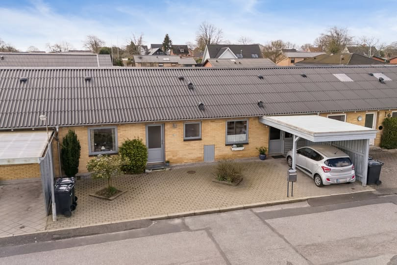 John Frandsen Herning præsenterer hyggeligt rækkehus til salg i Hammerum