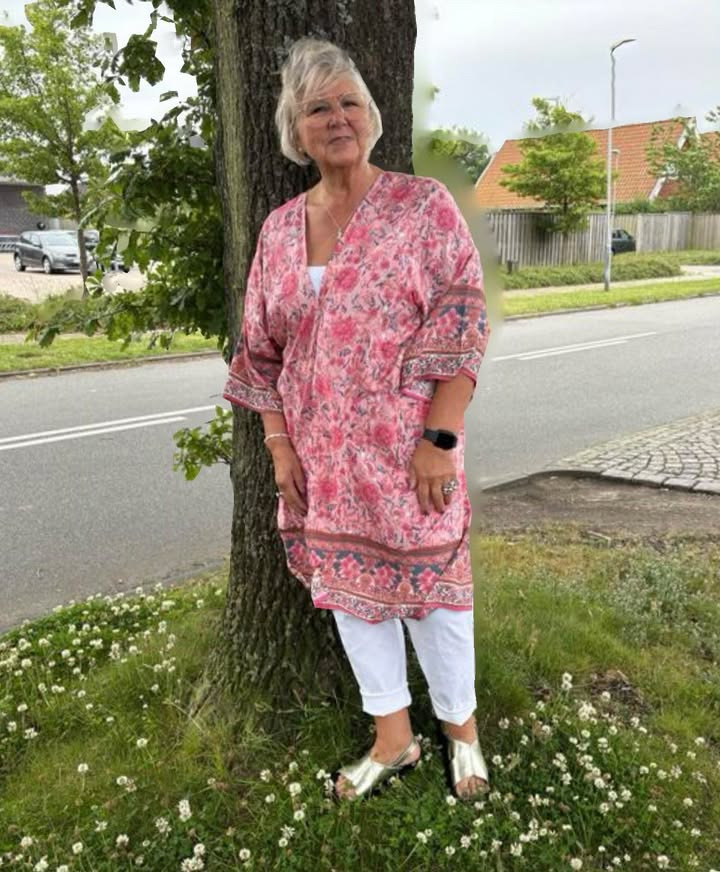 Rosengreen tilbyder smuk kimono fra Cream til nedsat pris