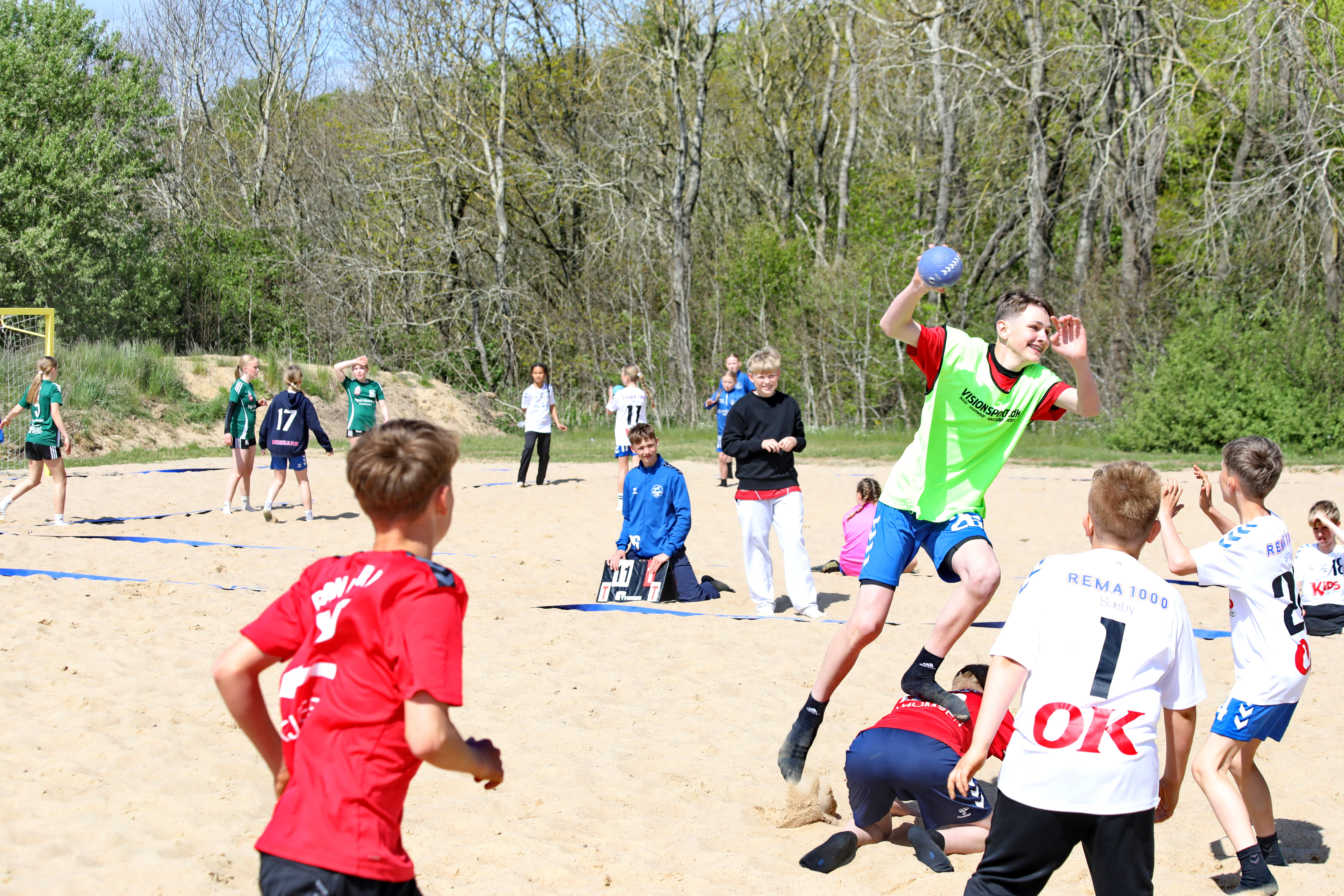 Sæby HK afholder velbesøgt strandhåndboldstævne