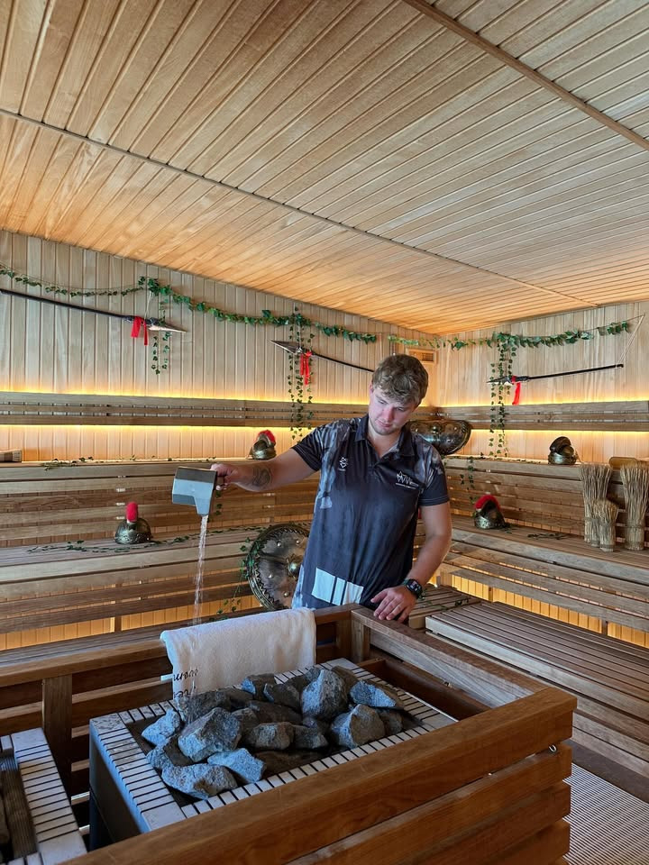 Herning Svømmehal inviterer til temagus: Fire unikke saunaoplevelser hver anden søndag