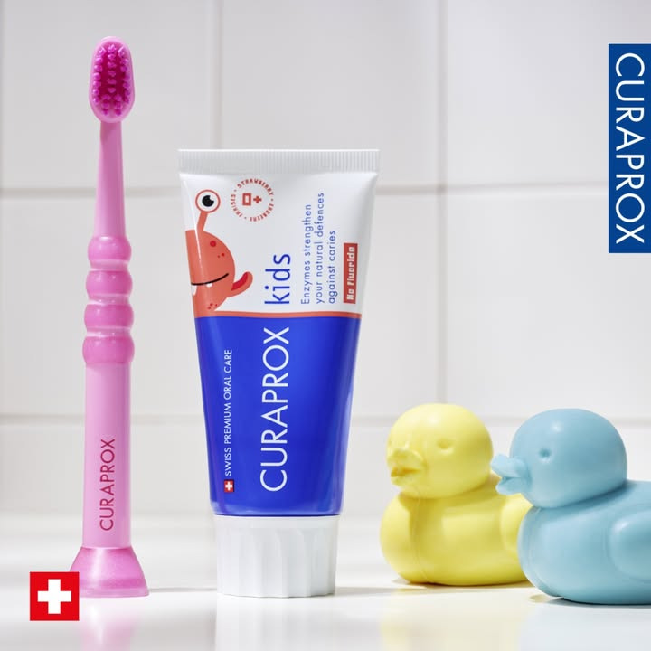 Ikast Apotek anbefaler Curaprox babytandbørste for skånsom tandpleje til de mindste
