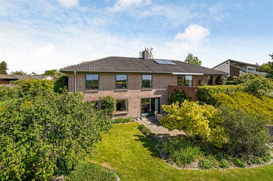 Svinget 16 og 2 andre boliger er kommet til salg denne uge i Aarup - se boligerne her.