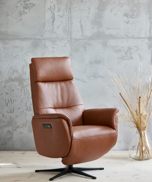 HOVELIND MØBLER præsenterer Bjørn lænestol med multifunktionelle motorer