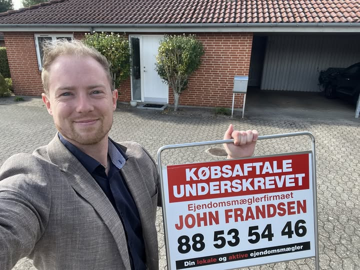 Købsaftale underskrevet hos John Frandsen Ikast: Boligmarkedet er bedre end nogensinde