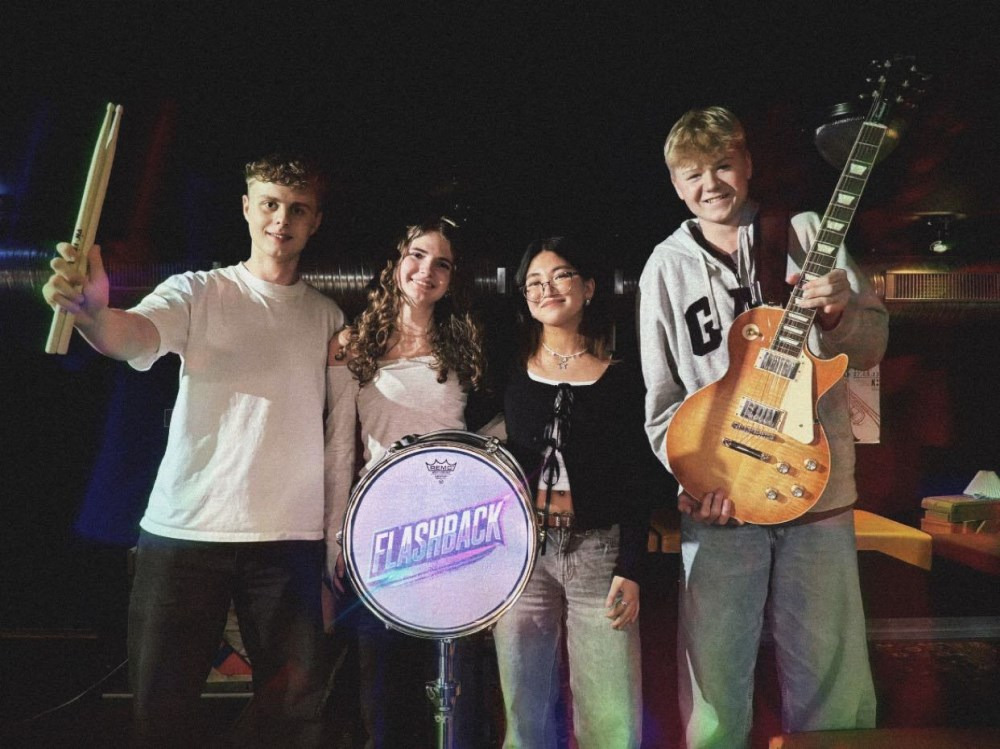 Flashback bringer feststemningen til Cafe Støj