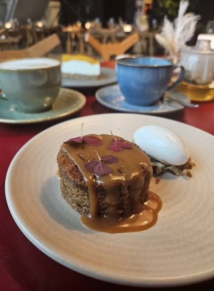 Teatercafeen byder på efterårshygge med kage og varme drikke