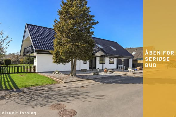 Mæglerhuset Sæby formidler rummelig villa tæt på strand og skov, hvor sælger er åben for seriøse bud