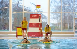 Leg med LivredderPatruljen i Hinnerup-badet  og lær om livredning