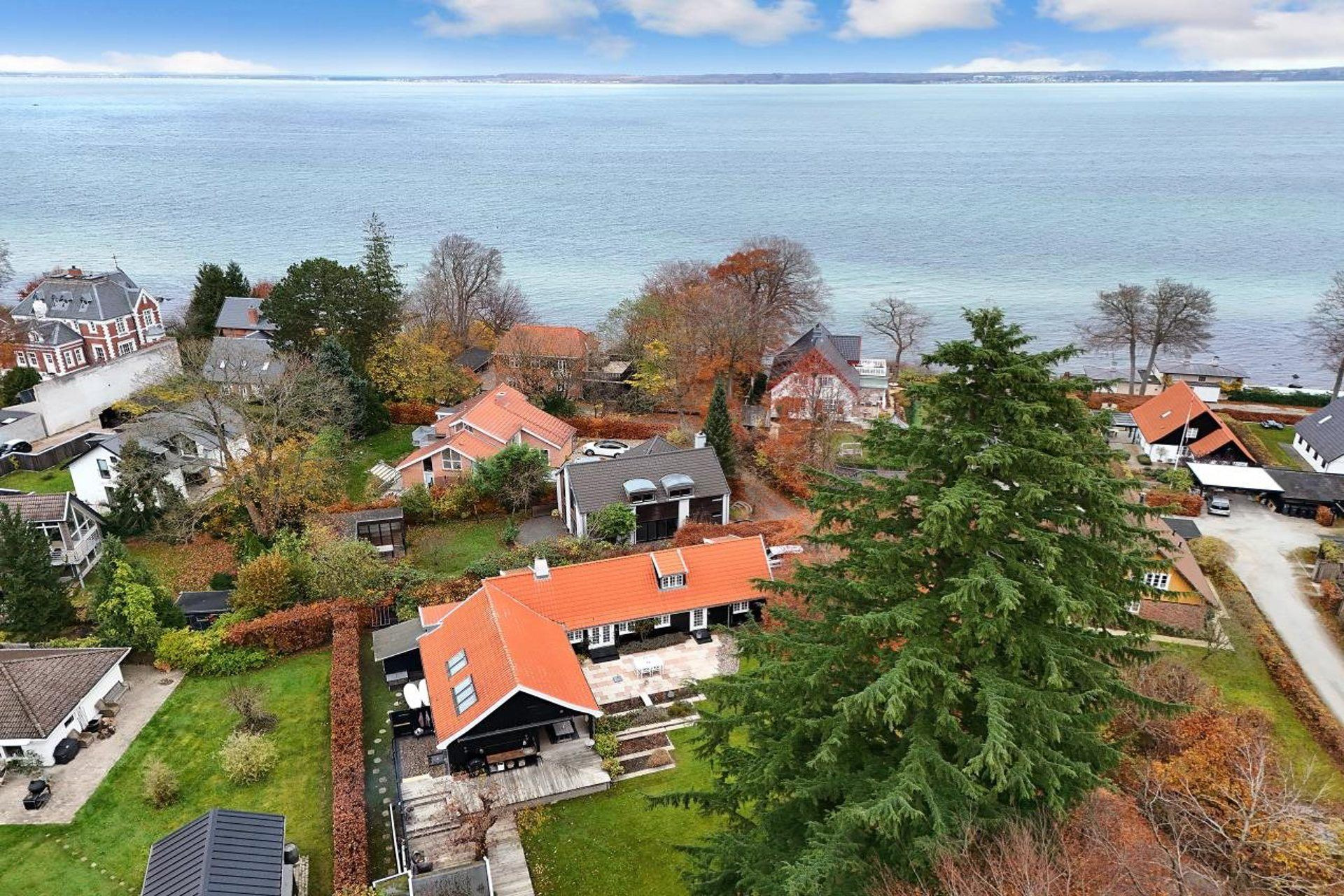 Eksklusiv bolig for 11,5  mio. kroner er netop kommet til salg i Hellebæk - Se den og de dyreste boliger her