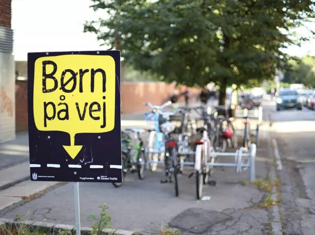 Kære forældre: Drop mobilen på skolevejen