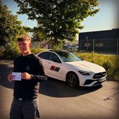 Lets Drive ønsker Emil tillykke med kørekortet