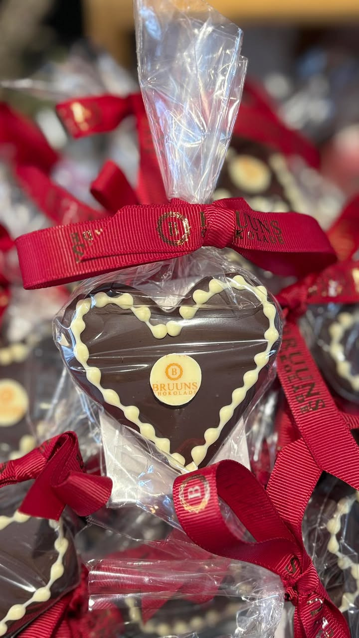 Bruuns Chokolade præsenterer den perfekte Valentinsgave: Lille marcipanhjerte med belgisk chokolade