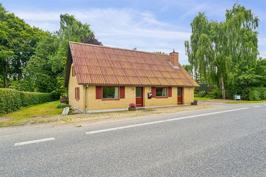 Ulstrup Skovvej 23 er til salg for kun 245.000 kr.: Se de billigste boliger til salg i Ulstrup her