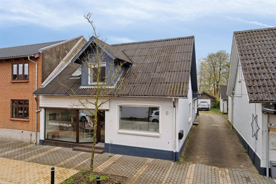 Pris sat ned med 100.000 kr. på Bredgade 5