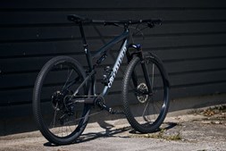 Bings BikeStore ApS tilbyder Specialized Epic Comp Full Suspension MTB til nedsat pris