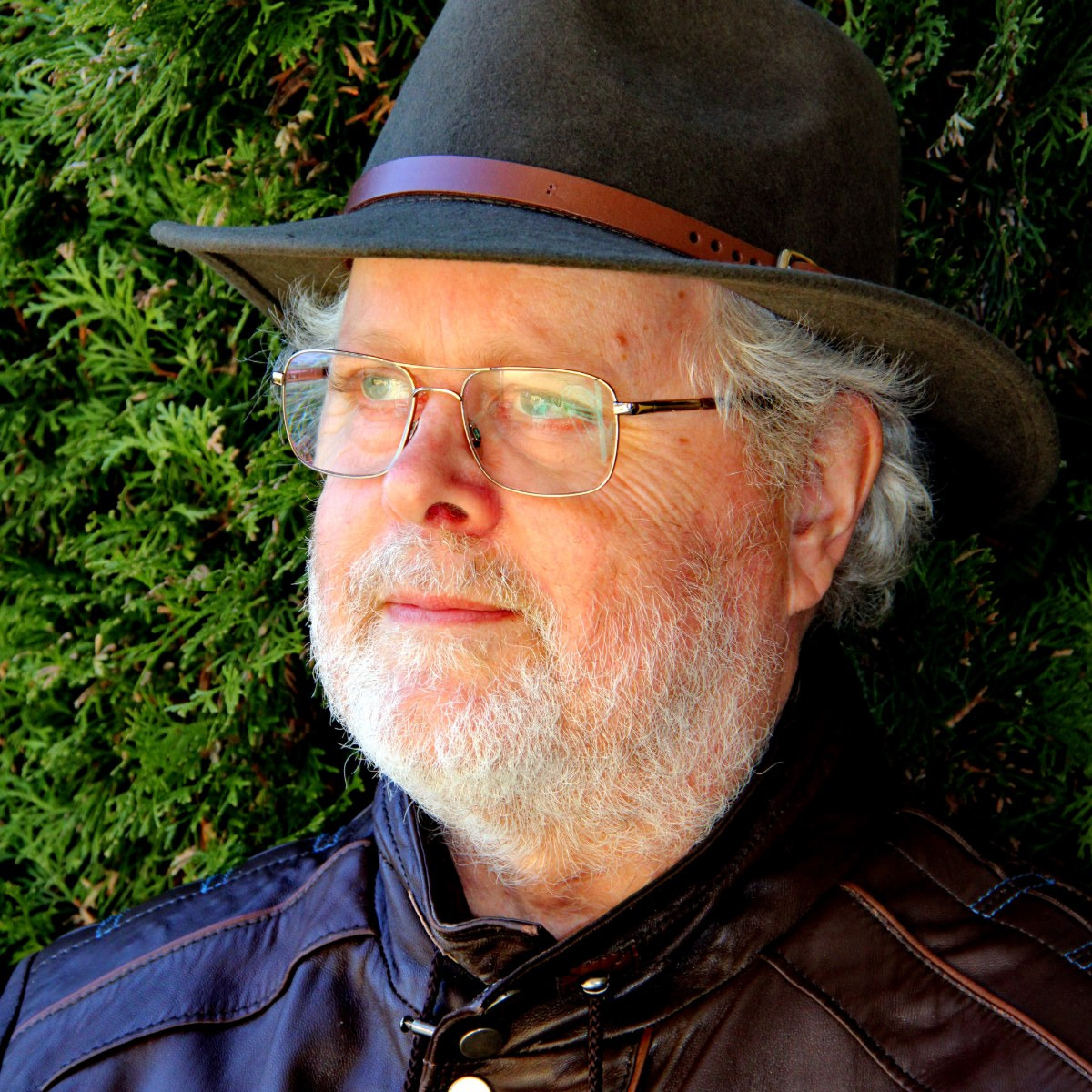 John Ole Overgaard finder glæde i naturen, havnen og akvareller