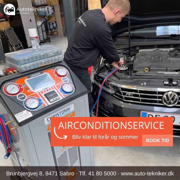 Autotekniker Kim Skytthe rådgiver om airconditionservice til sommeren