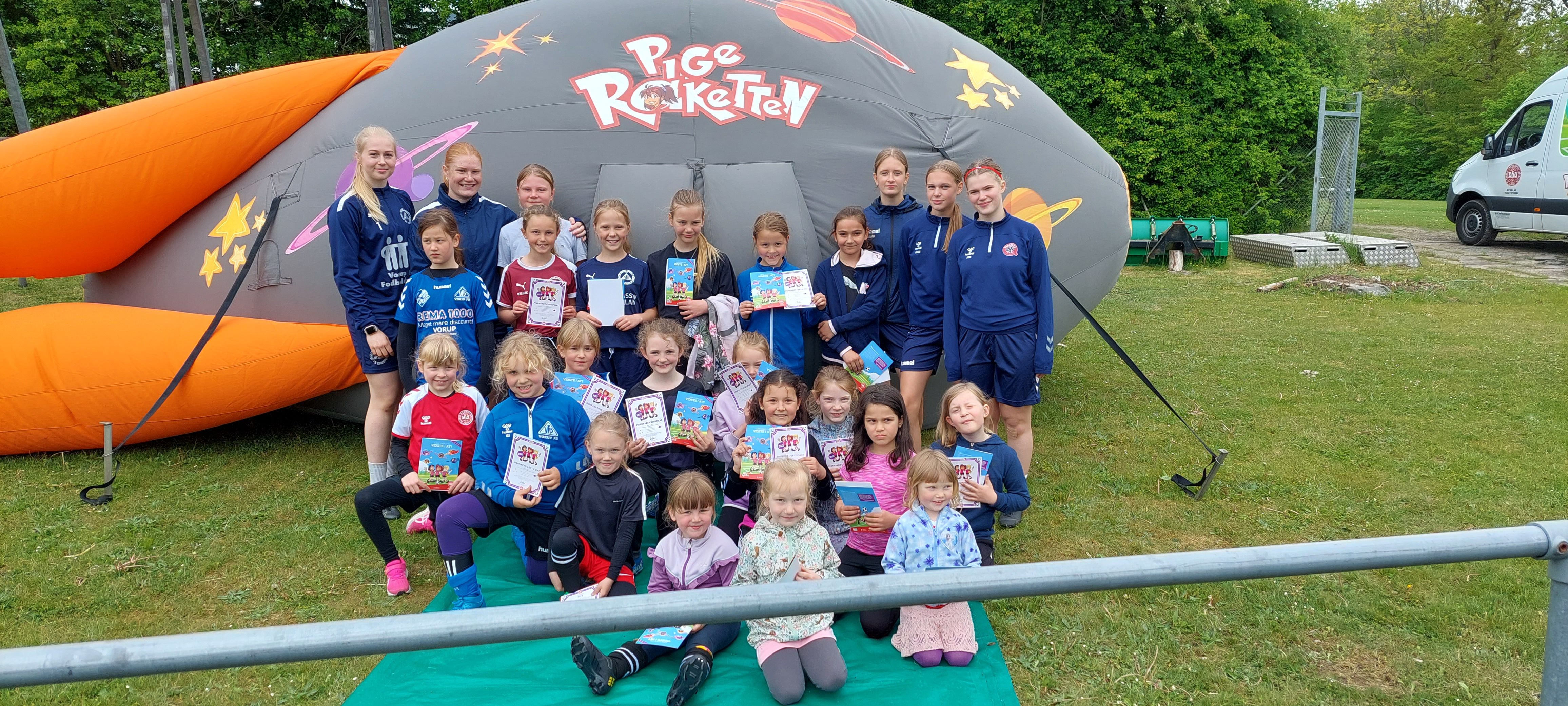 Vorup FB byder nye piger velkommen 