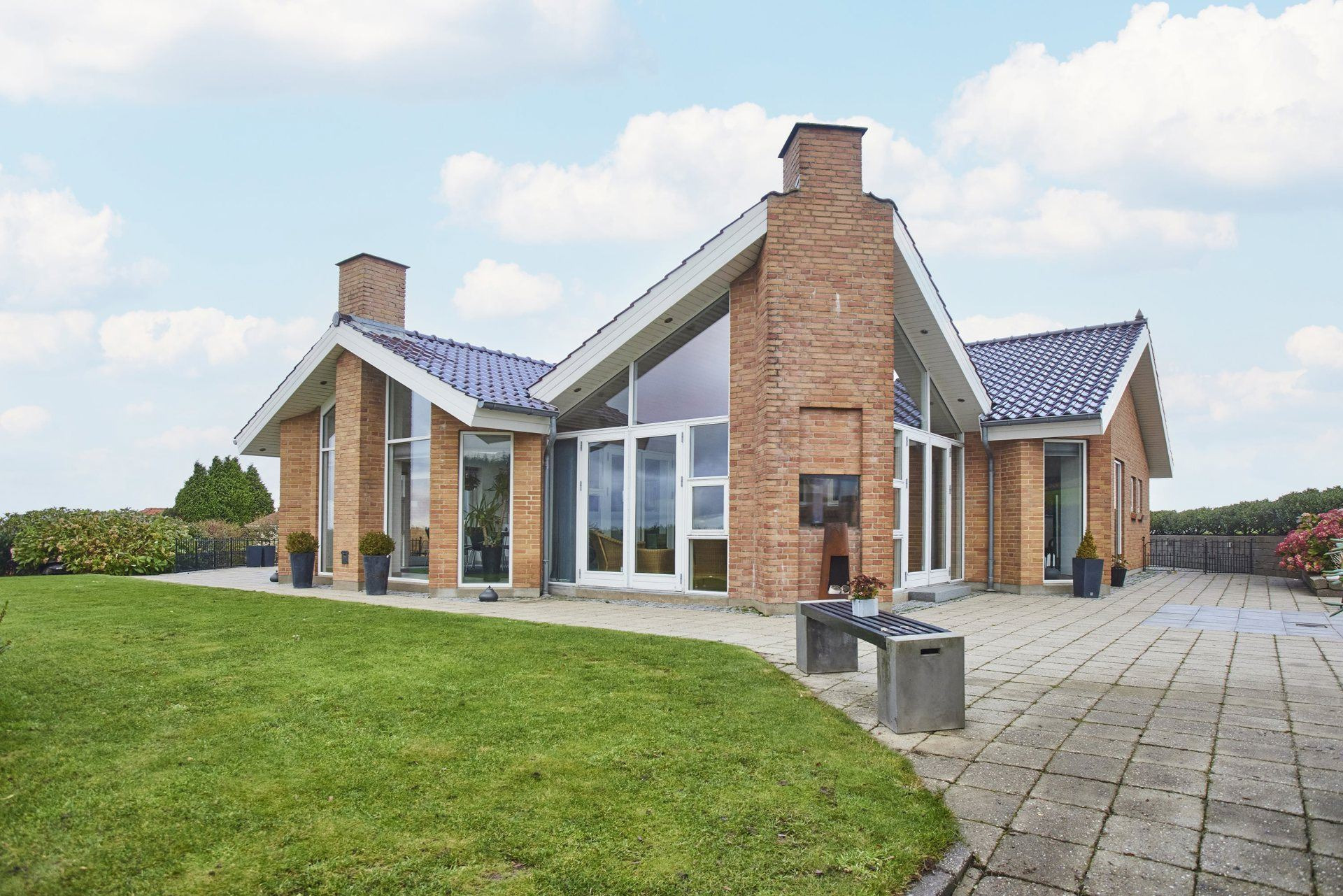 Eksklusiv bolig for 3.050.000 kr er netop kommet til salg i Løgstrup - Se den og de dyreste boliger her